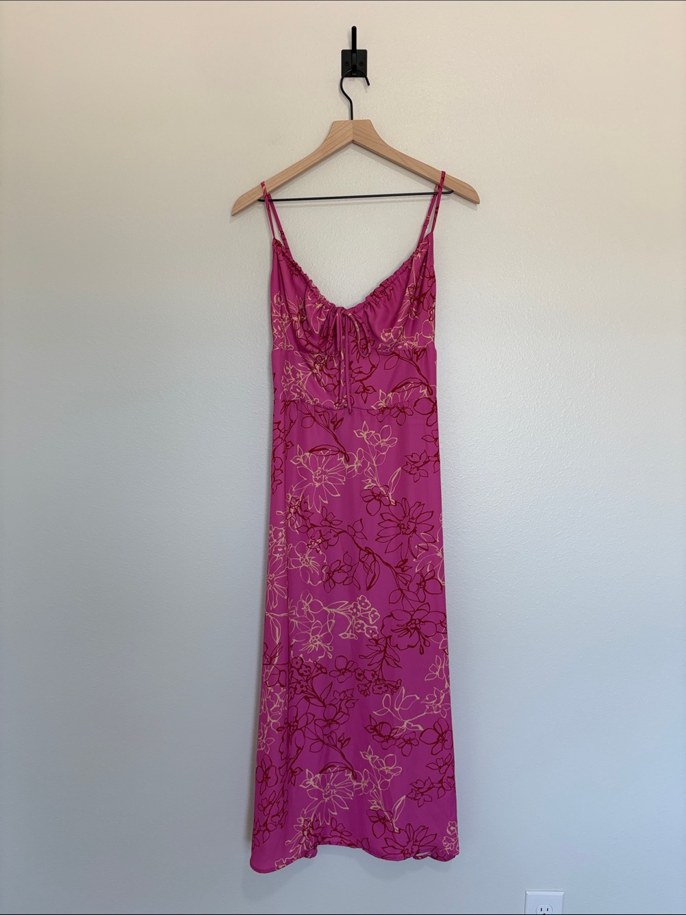 RESA Tropical Floral Satin Plunge V-Neck Midi Slip Dress Boho Purple Medium